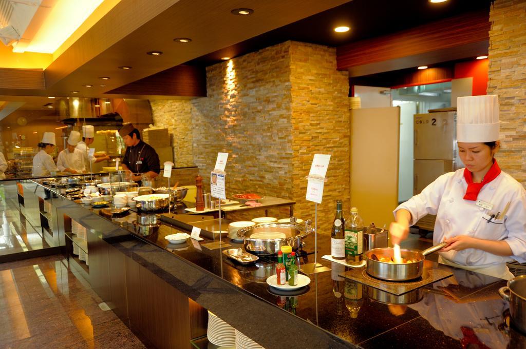 Okinawa Kariyushi Urban Resort Наха Екстериор снимка